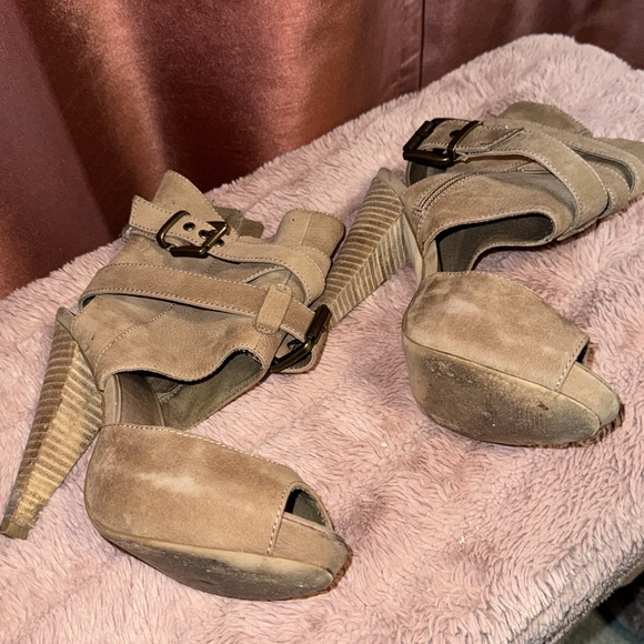 Aldo Tan Suede Sandal Heels – Size 6.5 / EU 37 - Picture 3 of 8